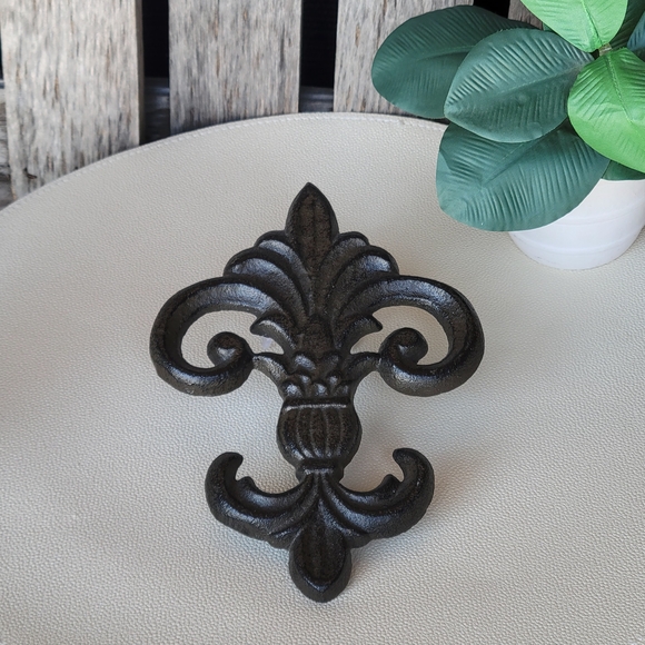 Other - Cast Iron Black Fleur-de-Lis Wall Decor